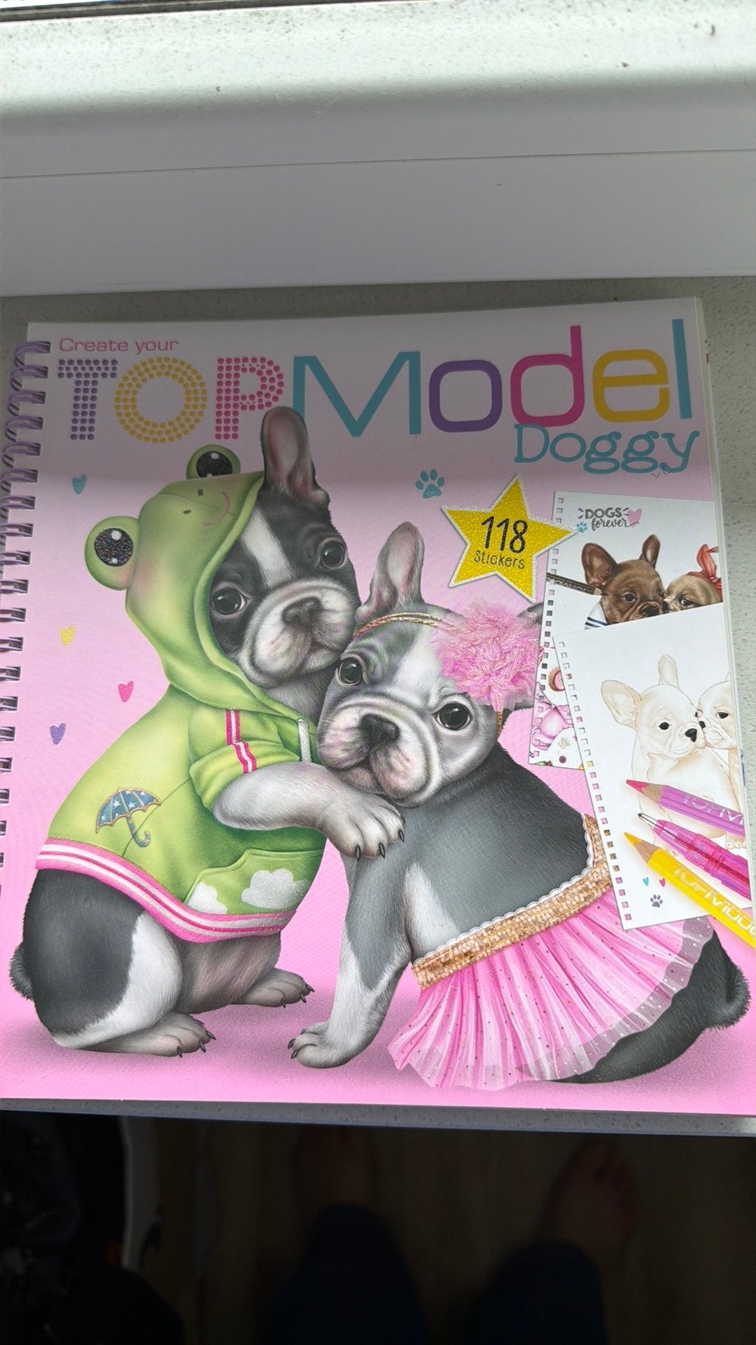 TOPModel Doggy Stickerboek - 1 sticker ontbreekt, Ophalen of Verzenden, Gebruikt, Stickers en Plaatjes