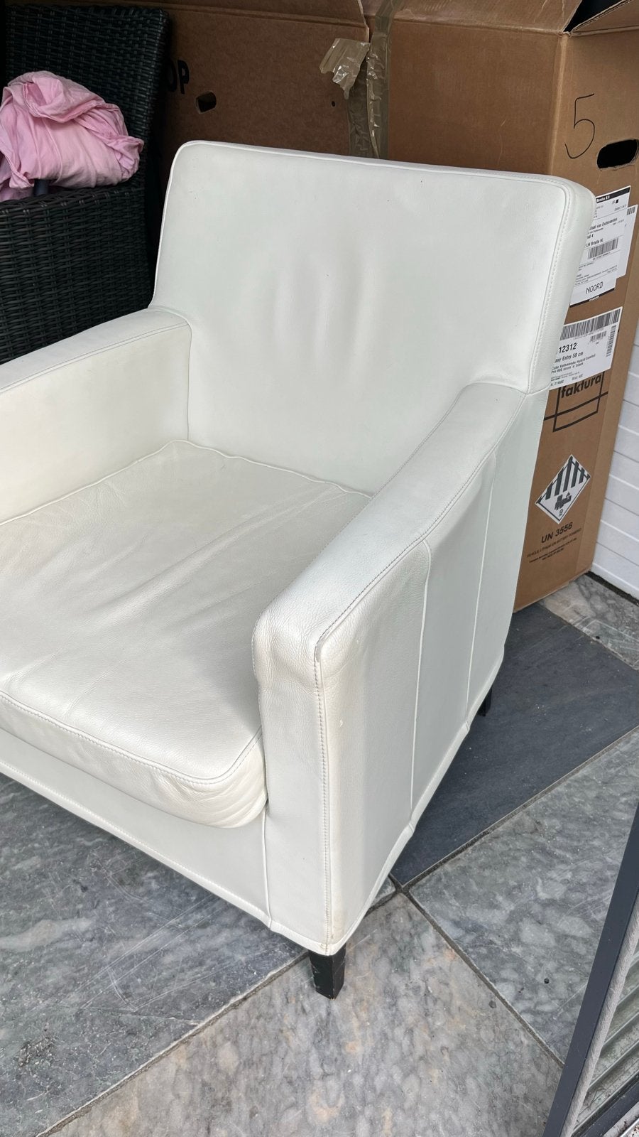 Comfortabele witte leren fauteuil (70x70 cm), Gebruikt, Minder dan 75 cm, Leer, Ophalen of Verzenden