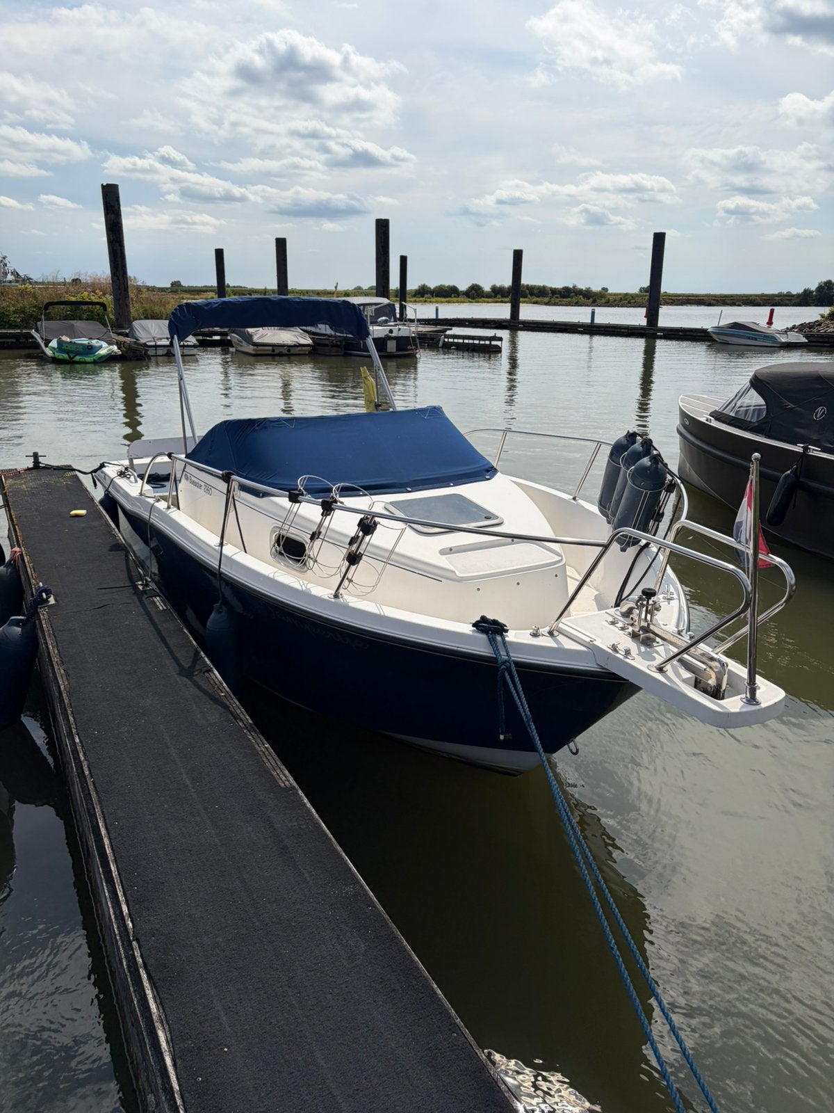 Karnic bleuwatter 2260 mercruiser diesel, Watersport en Boten, Ophalen, Zo goed als nieuw, Diesel, Biminitop
