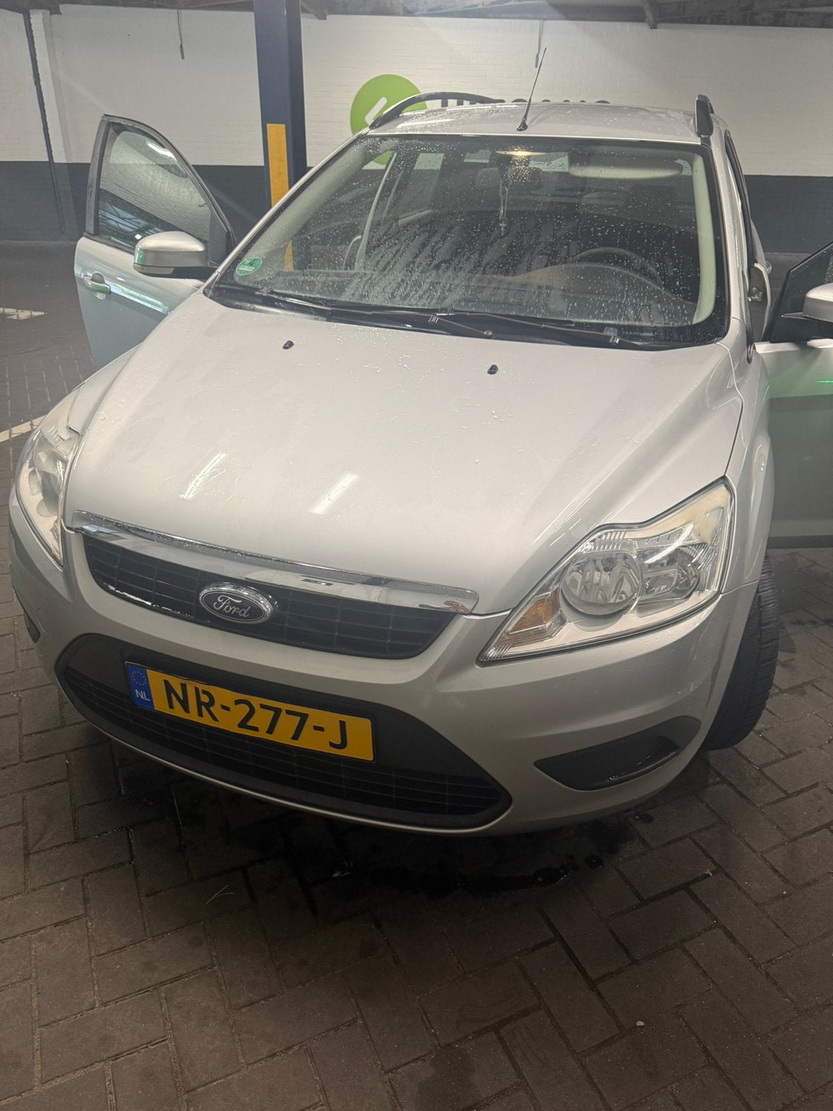 Ford Focus 1.6 16V 100PK 2008 Grijs, Auto's, 4 cilinders, 635 kg, 100 pk, Handgeschakeld