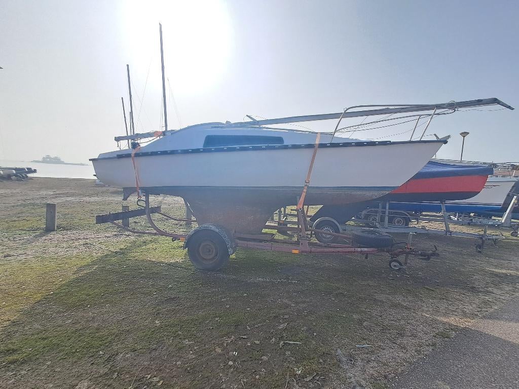 Kajuitzeilboot incl. buitenboordmotor & trailer, Watersport en Boten, Kajuitzeilboten en Zeiljachten, Ophalen, Gebruikt, Buitenboordmotor