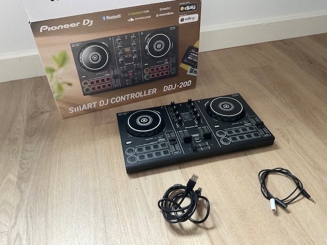 Pioneer DJ DDJ-200 Smart DJ Controller - Zo goed als nieuw, Muziek en Instrumenten, Ophalen of Verzenden, Zo goed als nieuw, Dj-set