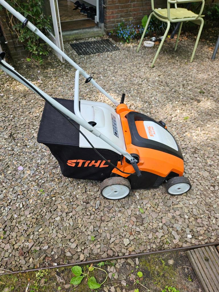 Stihl RLE 240 Verticuteermachine - Zo goed als nieuw, Ophalen of Verzenden
