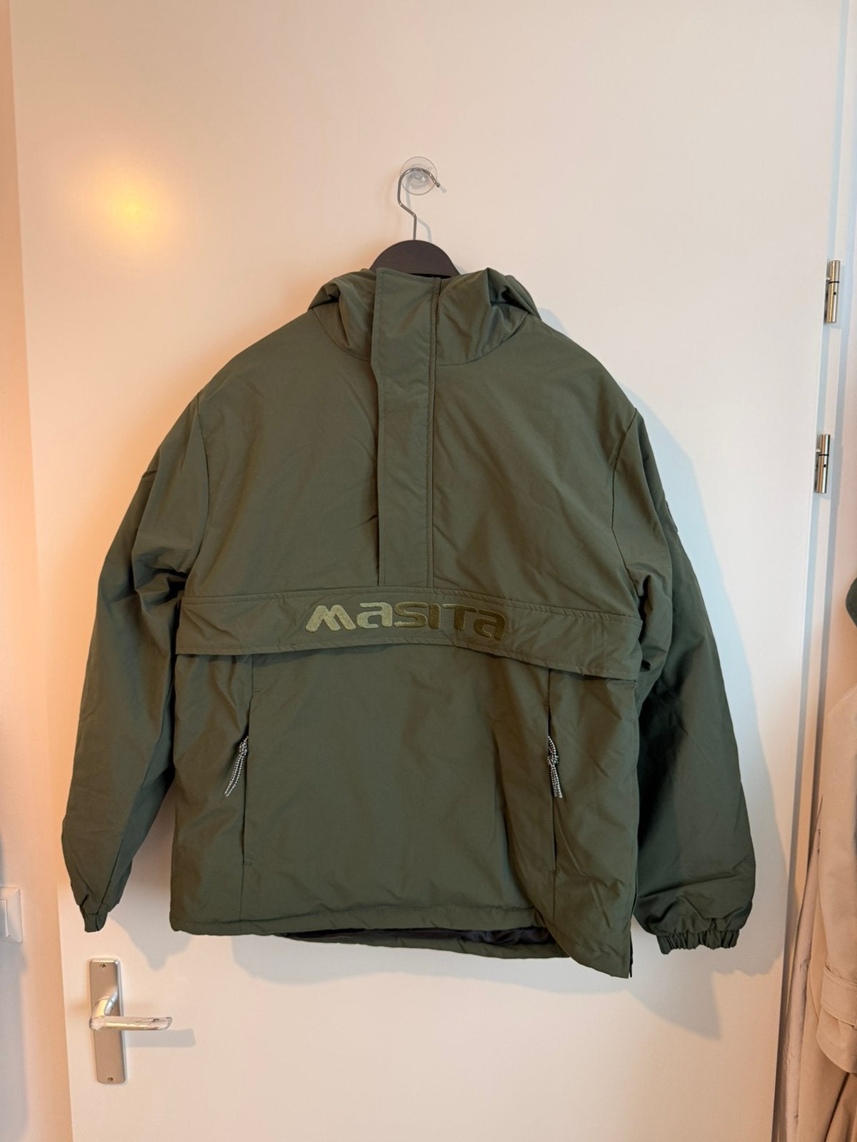 Nieuwe Masita Olijfgroene Pullover-Anorak Jas - Maat M / L, Ophalen of Verzenden, Nieuw, Maat 48/50 (M), Groen