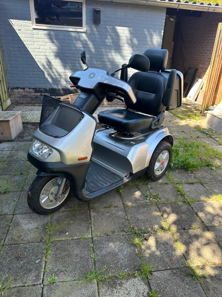 Zeer nette Afikim Scootmobiel – Comfortabel, Afikim, Ophalen of Verzenden, Zo goed als nieuw, 16 km/u of meer