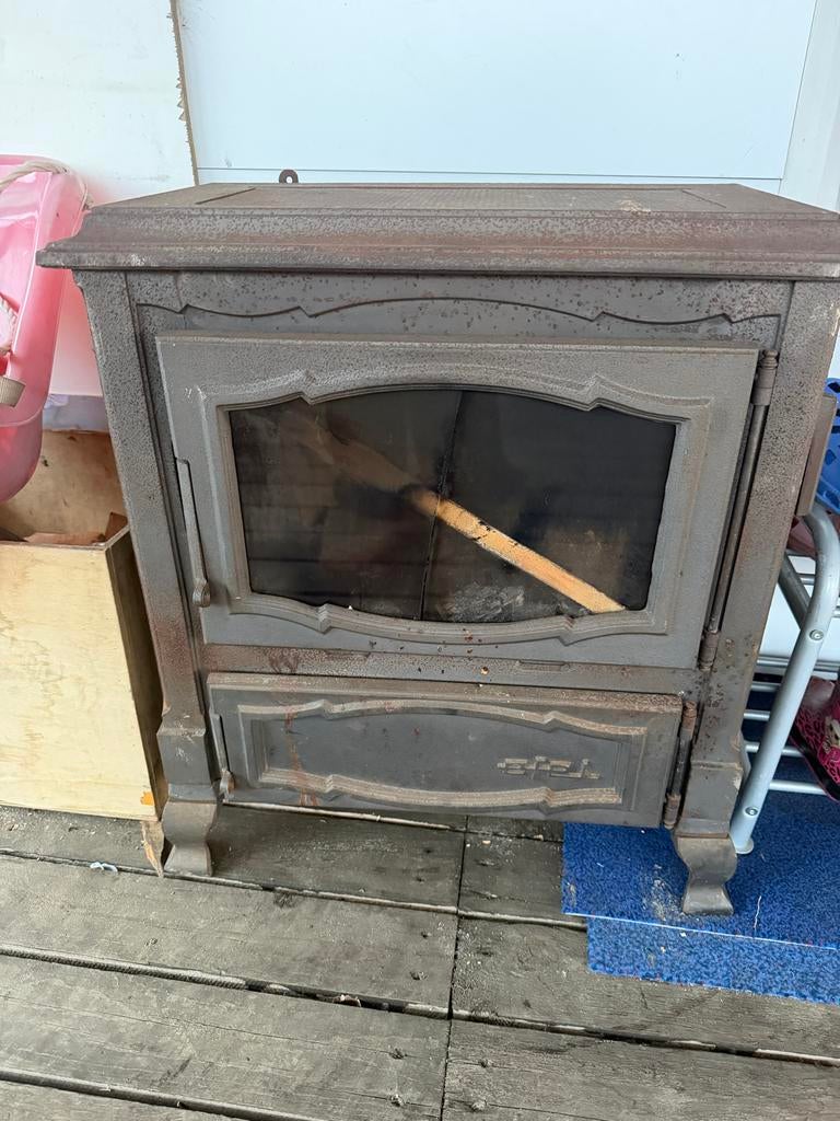 Robuuste gietijzeren houtkachel - Gebruikt, Gebruikt, Houtkachel, Ophalen of Verzenden, Vrijstaand