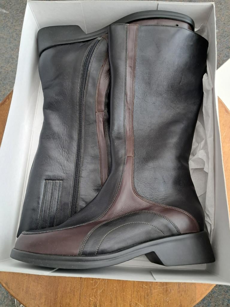 Schoenen/ laarzen, Ophalen, Zo goed als nieuw, Zwart