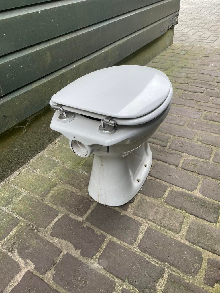 Nette wc pot, gaat anders naar de stort, Ophalen, Gebruikt, Toilet