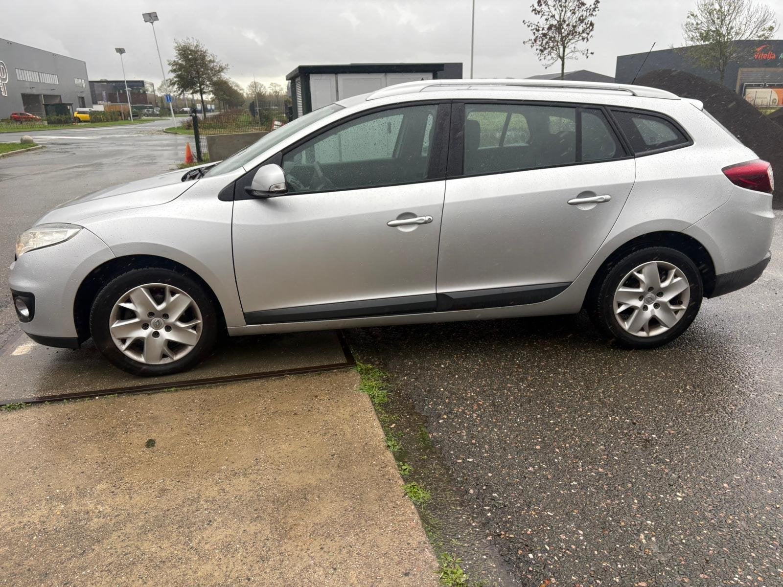 Renault Mégane Estate 1.5 dCi Dynamique Airco, cruise, navi, Auto's, Voorwielaandrijving, Euro 5, Stof, Gebruikt