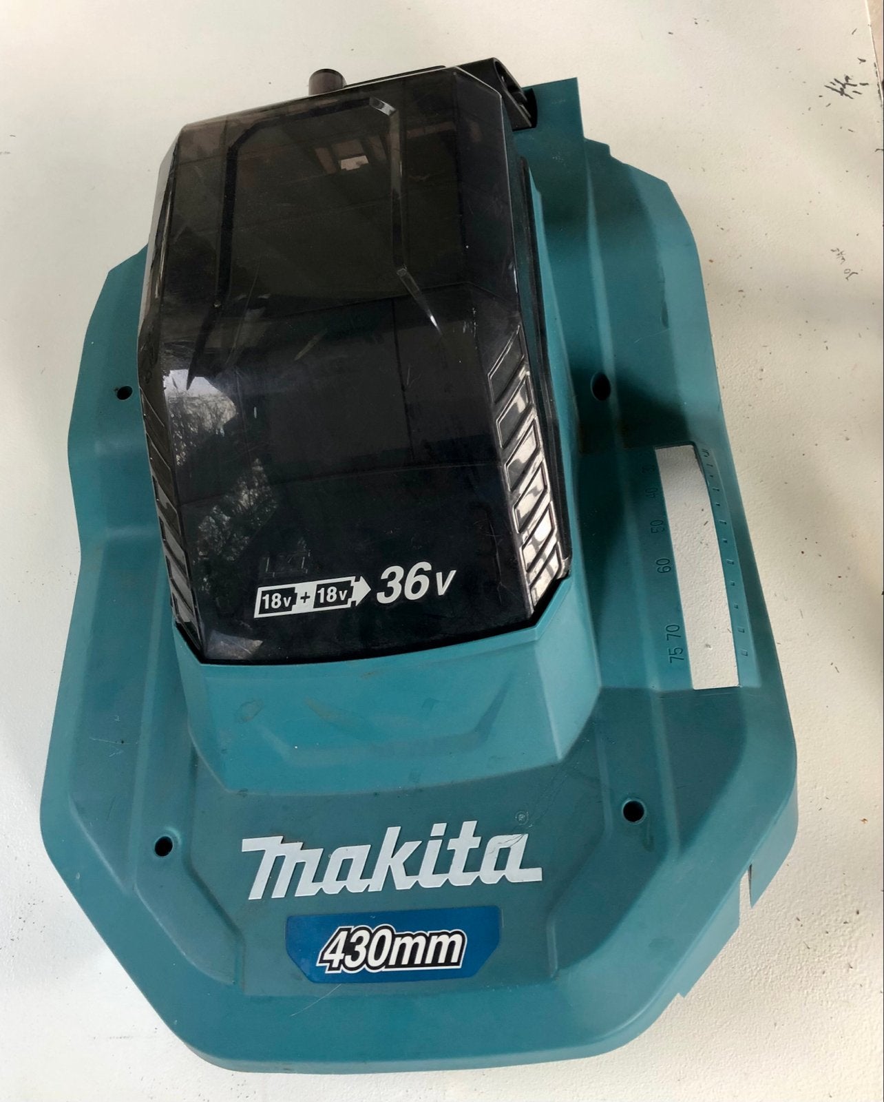 Makita 36V Accu-grasmaaier Kap (430mm), Ophalen of Verzenden, Gebruikt, 40 t/m 49 cm, Accu-grasmaaier