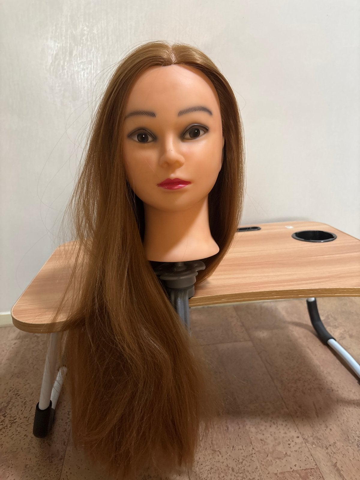 Oefenhoofd met lang bruin haar en tafelklem, Hobby en Vrije tijd, Ophalen of Verzenden, Gebruikt