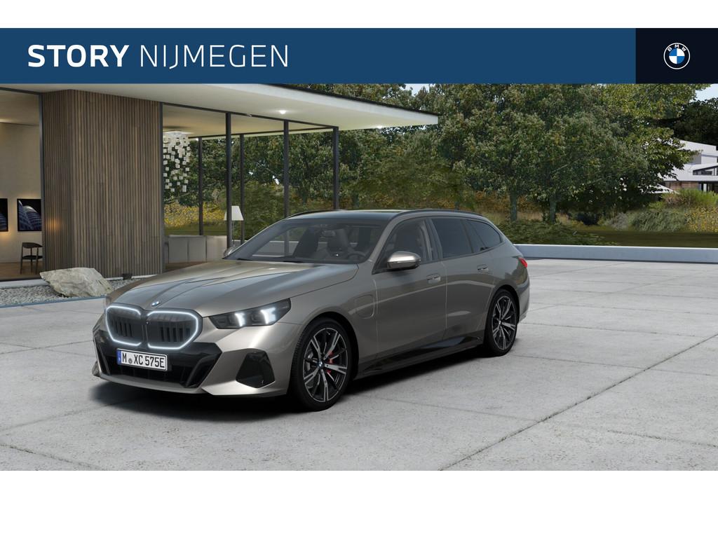 BMW 5 Serie Touring 530e M Sport Automaat / Panoramadak / Tr, Automaat, 1998 cc, Achterwielaandrijving, Zwart