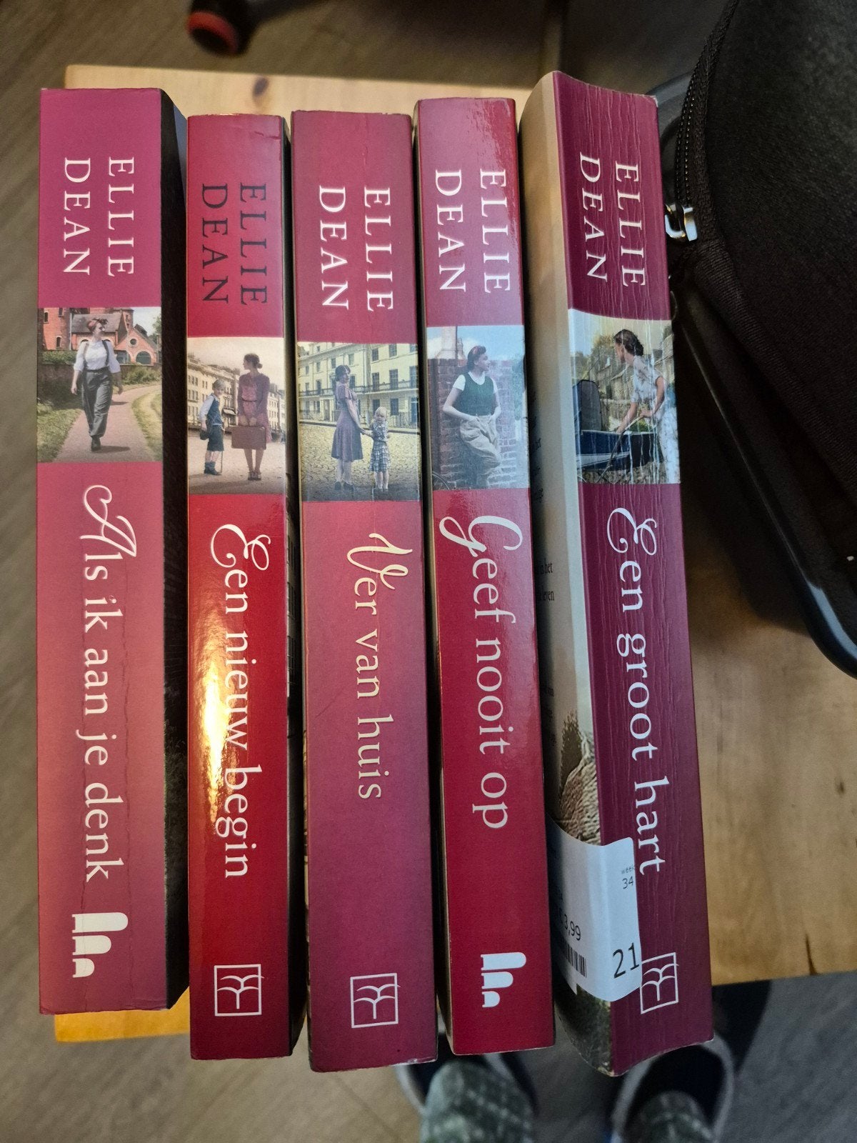 Aangeboden:5 boeken van Ellie Dean veilige haven serie, Boeken, Ophalen of Verzenden, Zo goed als nieuw