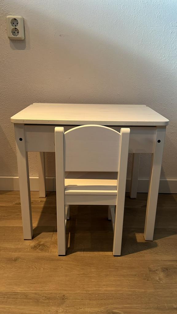 Ikea kinderbureau (met opbergruimte) met stoel - Wit, Ophalen, Zo goed als nieuw, Tafel(s) en Stoel(en)