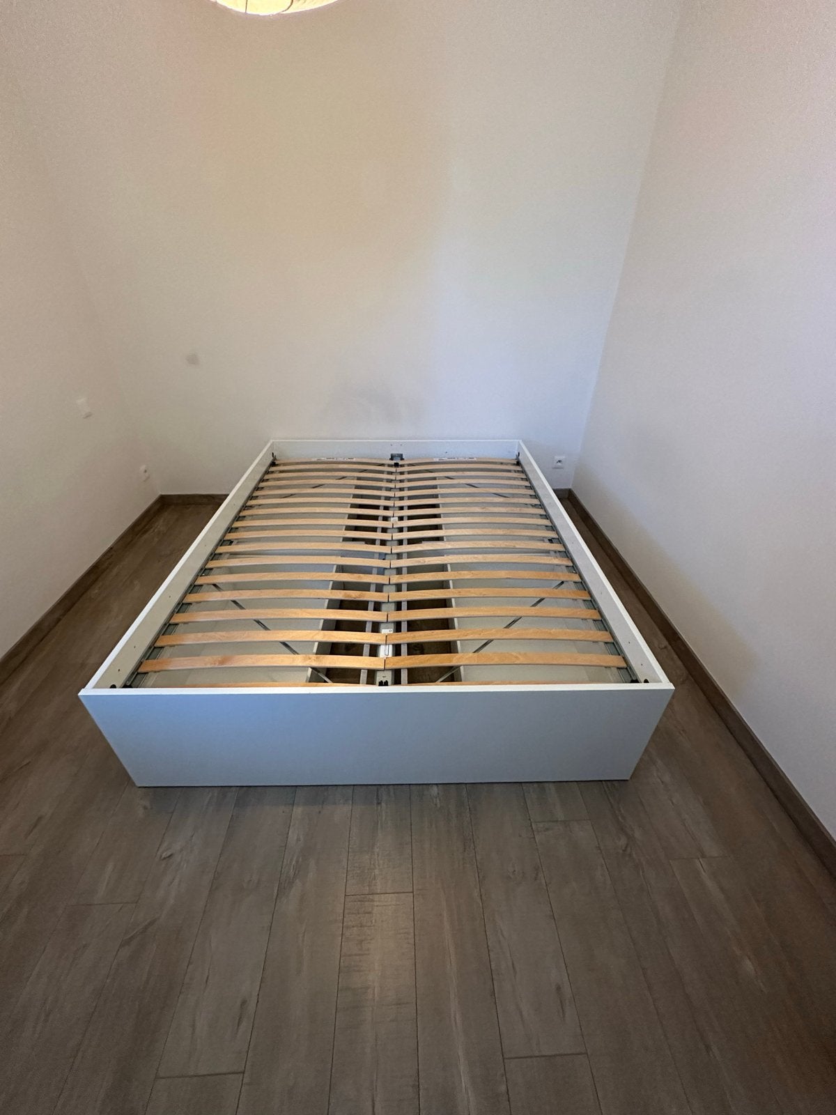 IKEA bed 160 cm met lichte transportschade, Huis en Inrichting, Slaapkamer | Bedden, Ophalen, Gebruikt, Wit, Tweepersoons