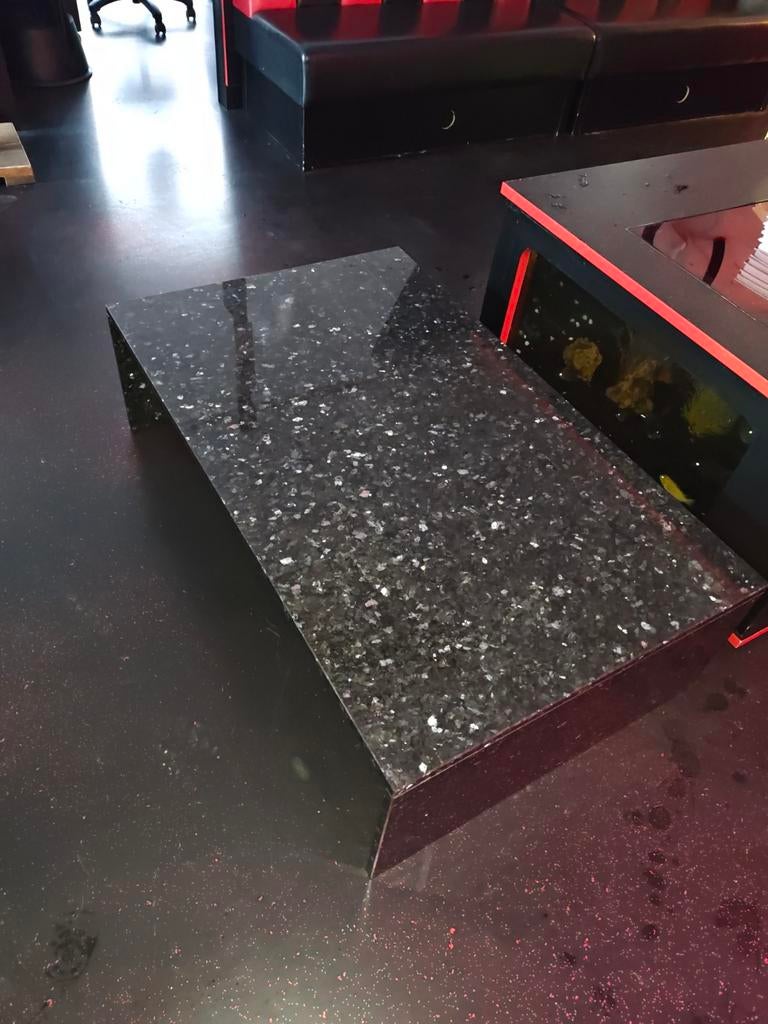 Massieve carbon (granieten) salontafel, Ophalen, Overige materialen, Modern, Robuust, 100 tot 150 cm