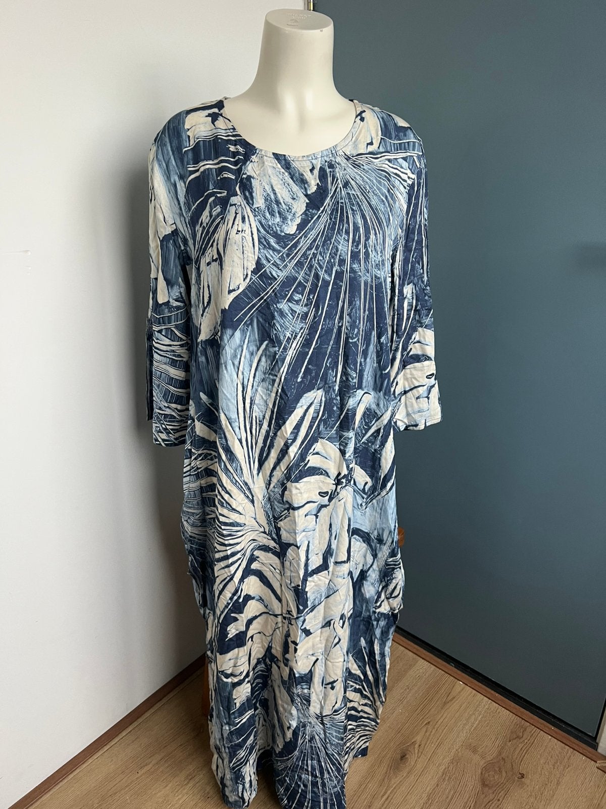 Elton blauw wit jurkje viscose 40 ETgiana bladeren, Maat 38/40 (M), Blauw, Nieuw, Ophalen of Verzenden