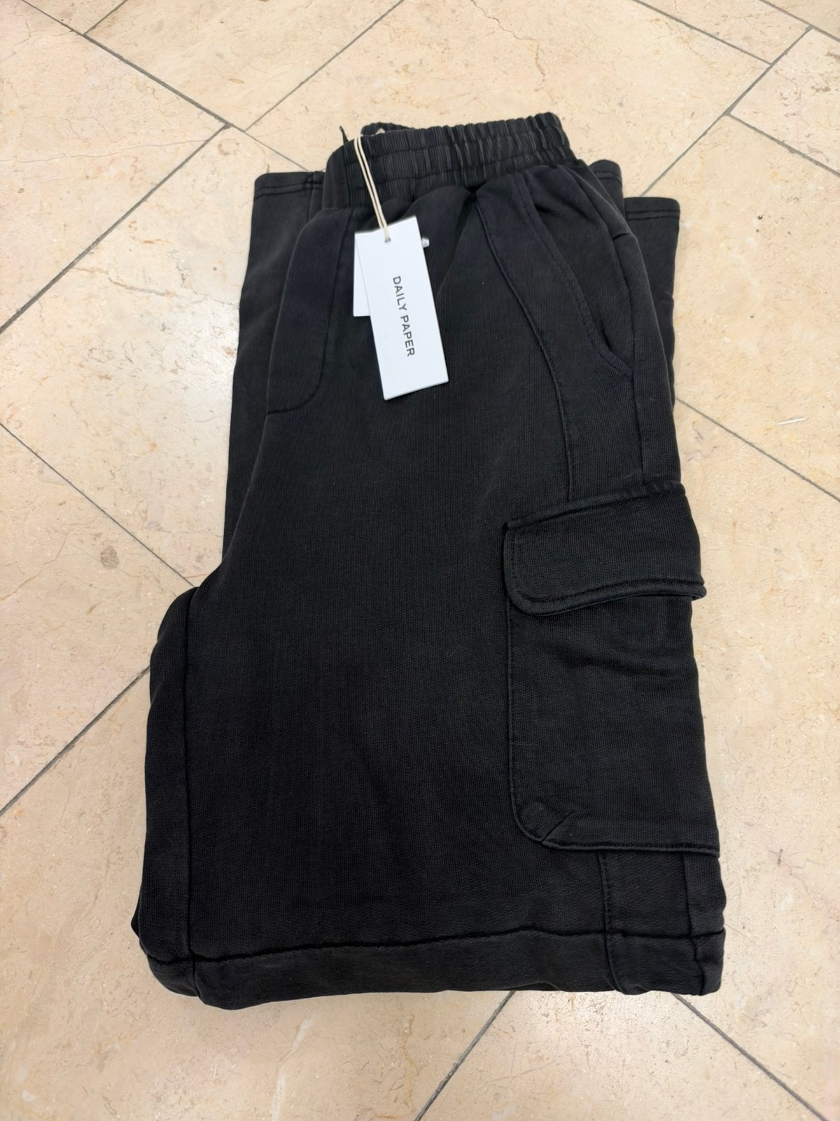 Te koop nieuwe Daily Paper heavy jogger Black, Postlaan 3, Nieuw, Ophalen of Verzenden, 123@home.nl