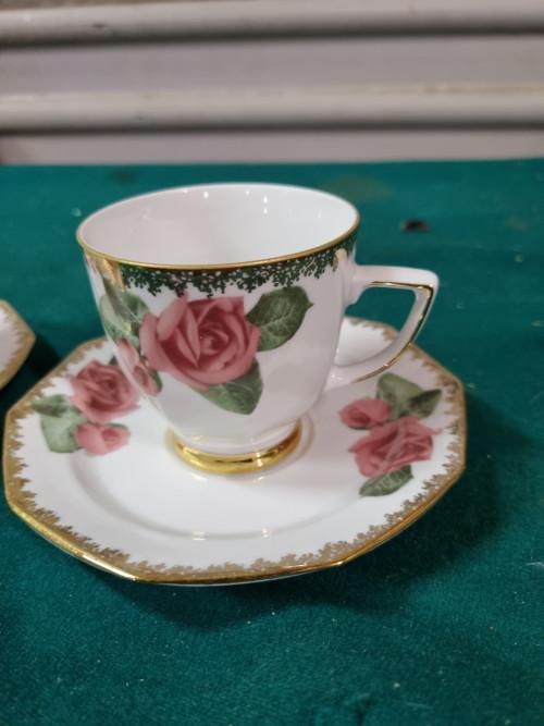 Kop en schotel winterling bavaria rozen, Ophalen of Verzenden, 'T Olde Gre-j, Info@toldegrej.nl, Endepoelstraat 20f Didam