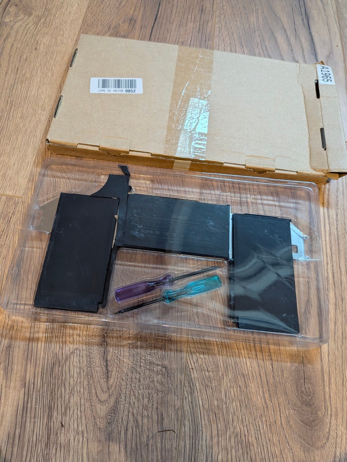 Foto 4 van Apple A1965 Accu MacBook Air 13" & 13,3" (11.4V, 4800mAh)