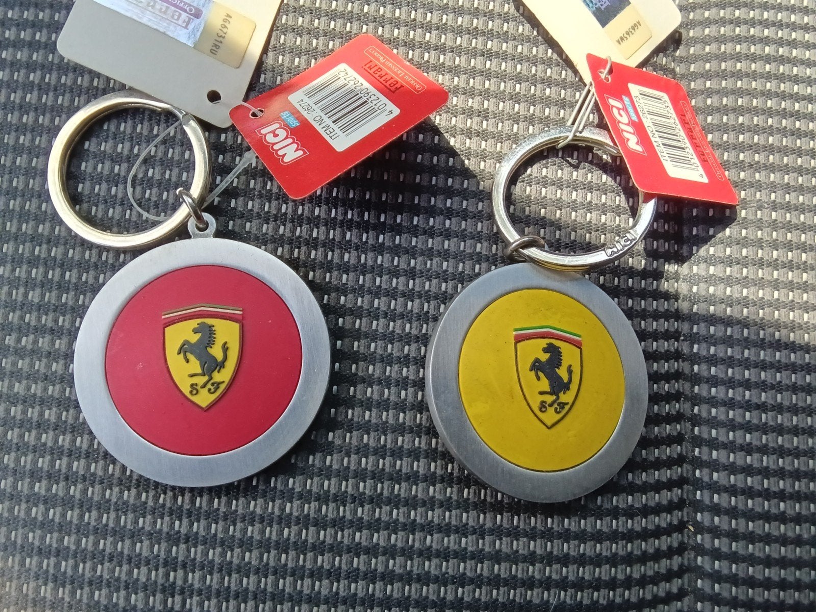 Ferrari sleutelhangers, Ophalen, Merk