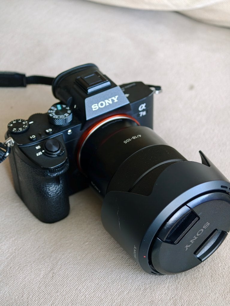 Sony Alpha 7 III + 18 - 105 mm Sony Lens F4 G OSS + Draagtas, Audio, Tv en Foto, Refurbished, Ophalen of Verzenden, Sony, 8 keer of meer