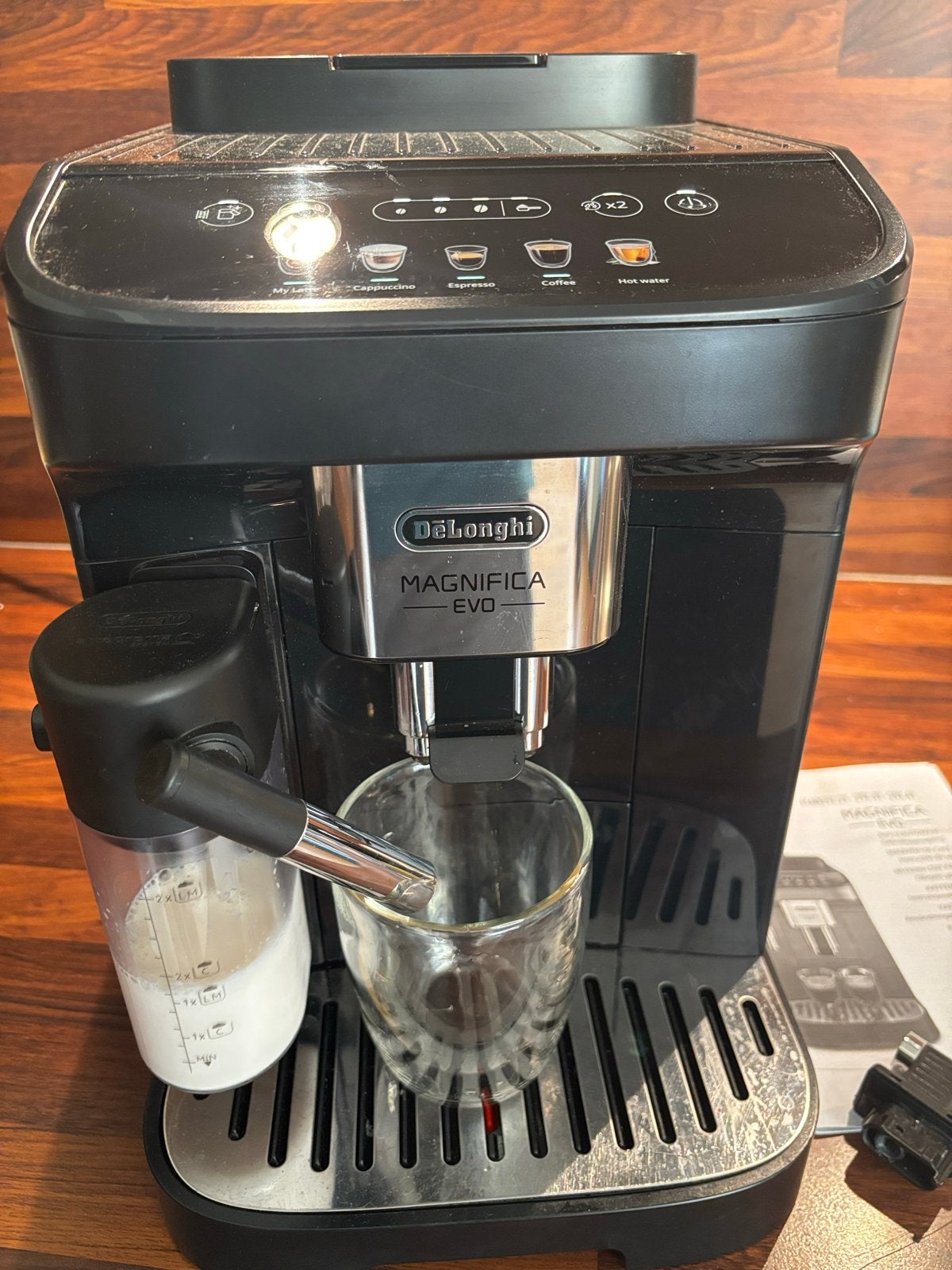 De'Longhi Magnifica Evo volautomatische espressomachine, Witgoed en Apparatuur, Afneembaar waterreservoir, Espresso apparaat, 10 kopjes of meer