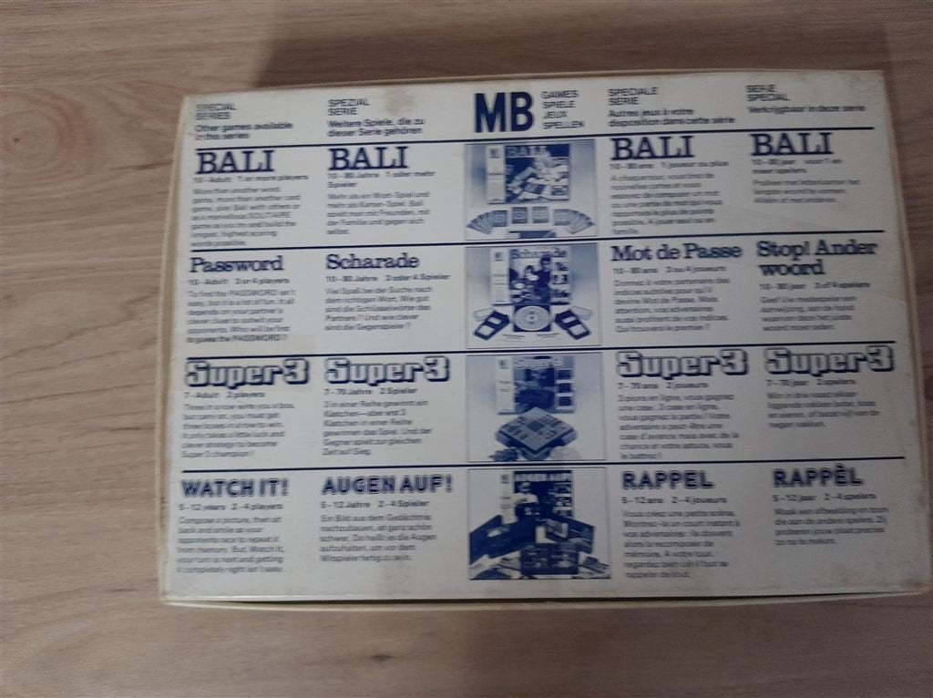 Super 3 - s1764, Hobby en Vrije tijd, Gezelschapsspellen | Bordspellen, Verzenden, Zo goed als nieuw