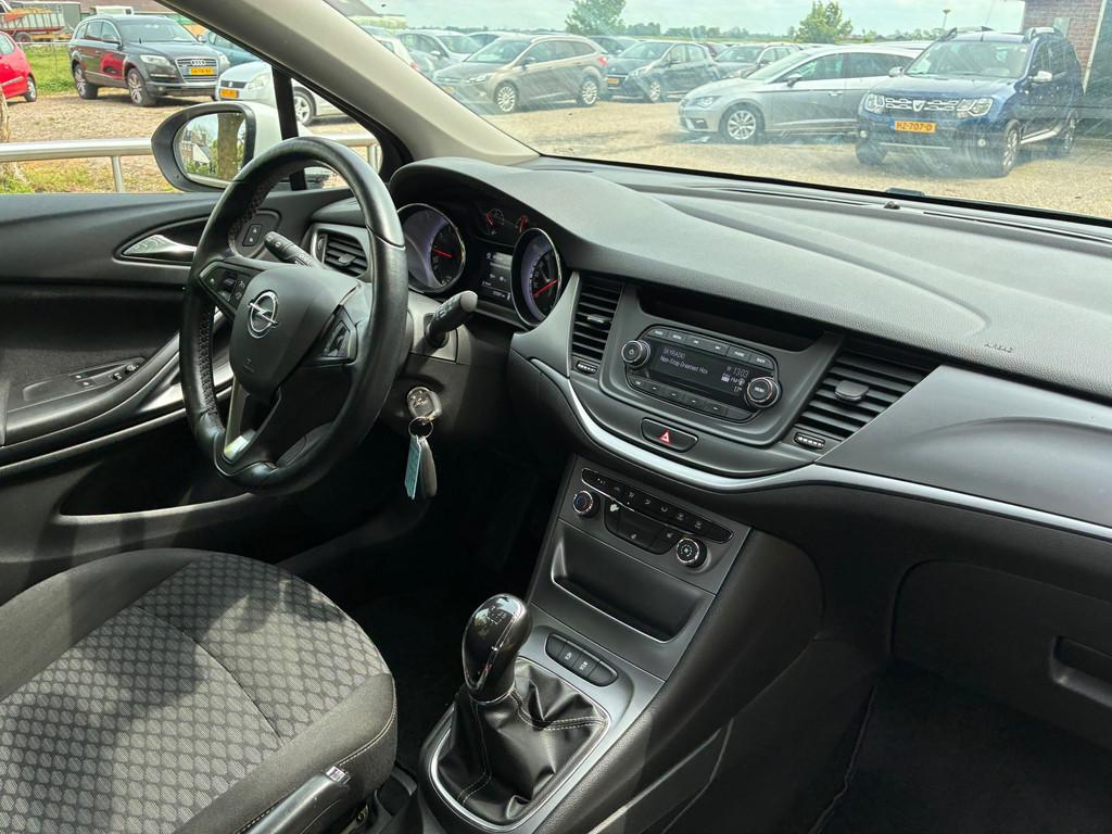Opel Astra 1.0 Innovation | Cruise + Airco nu € 6.975,-!, Gebruikt, 610 kg, Leder, Bedrijf