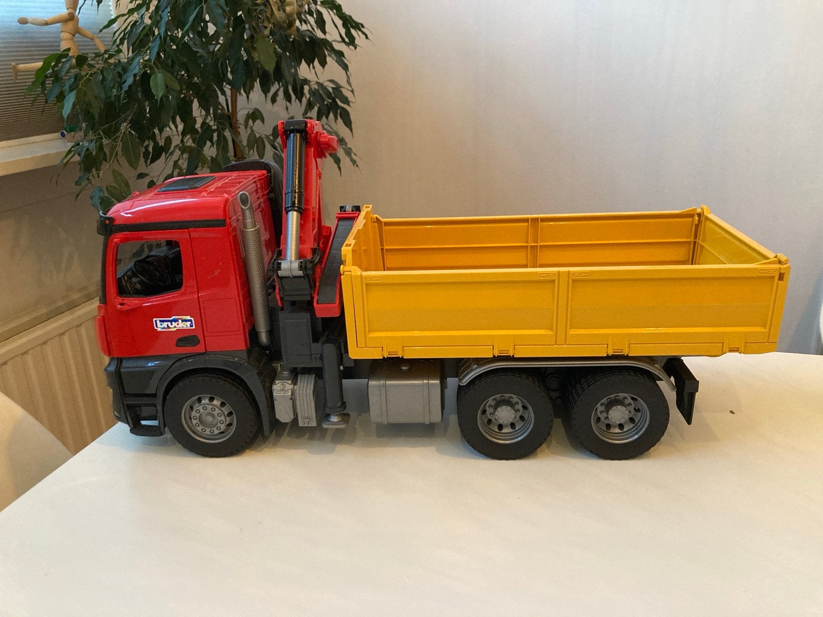 Bruder Speelgoed Vrachtwagen met Kraan, Ophalen, Gebruikt
