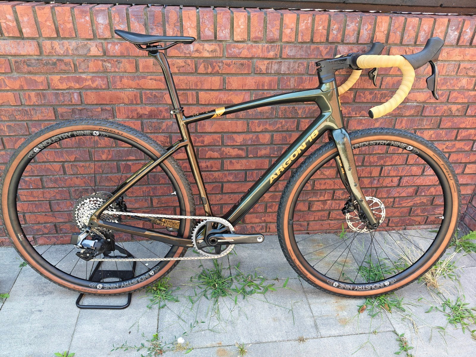Argon 18 Dark Matter Gravelbike, SRAM AXS XPLR (1m69 - 1m76), 28 inch, Carbon, 10 tot 15 versnellingen, 49 tot 53 cm
