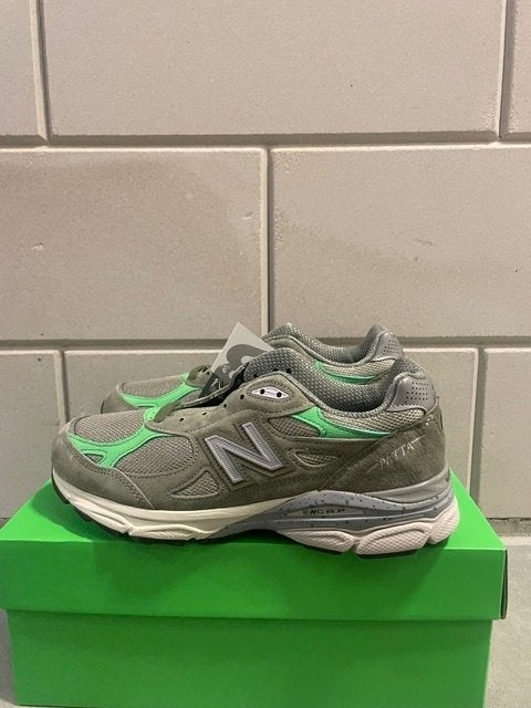Patta x New Balance 990v3 Olive - Maat 41,5 - Nieuw!, Kleding | Heren, New Balance, Overige kleuren, Nieuw, Ophalen of Verzenden
