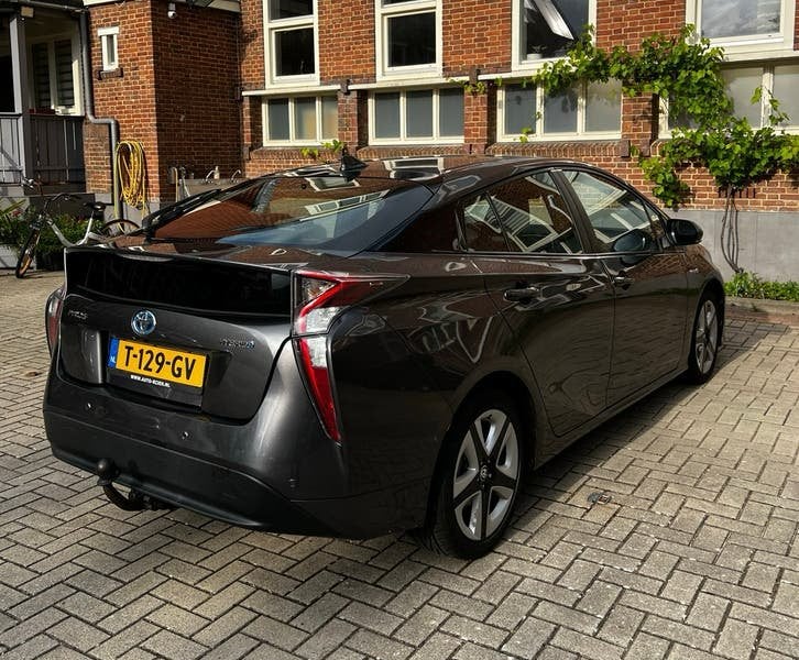 Toyota Prius 1.8 -Exculutive- Full Hybrid 122PK-2017 Grijs, 725 kg, 1350 kg, 98 pk, 725 kg