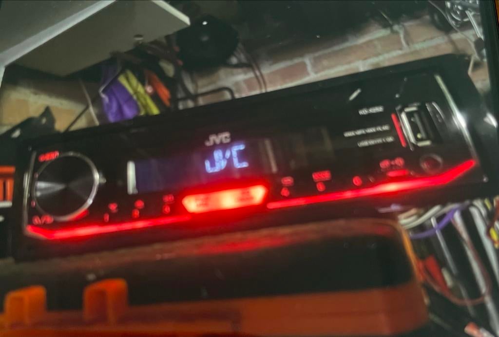 JVC KD-R352 Autoradio met USB en AUX, Auto diversen, Autoradio's, Ophalen of Verzenden, Gebruikt