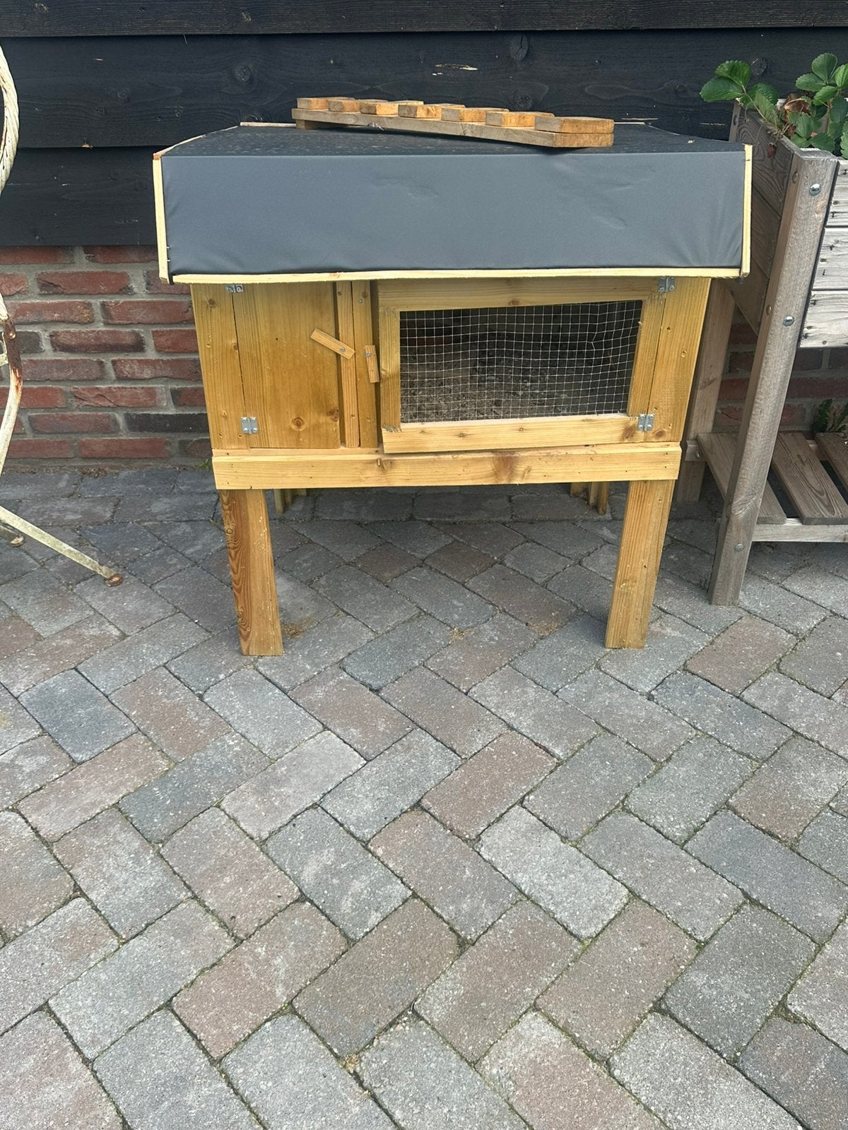 Leuk konijnenhokje, Ophalen, Zo goed als nieuw, Hok, Minder dan 60 cm