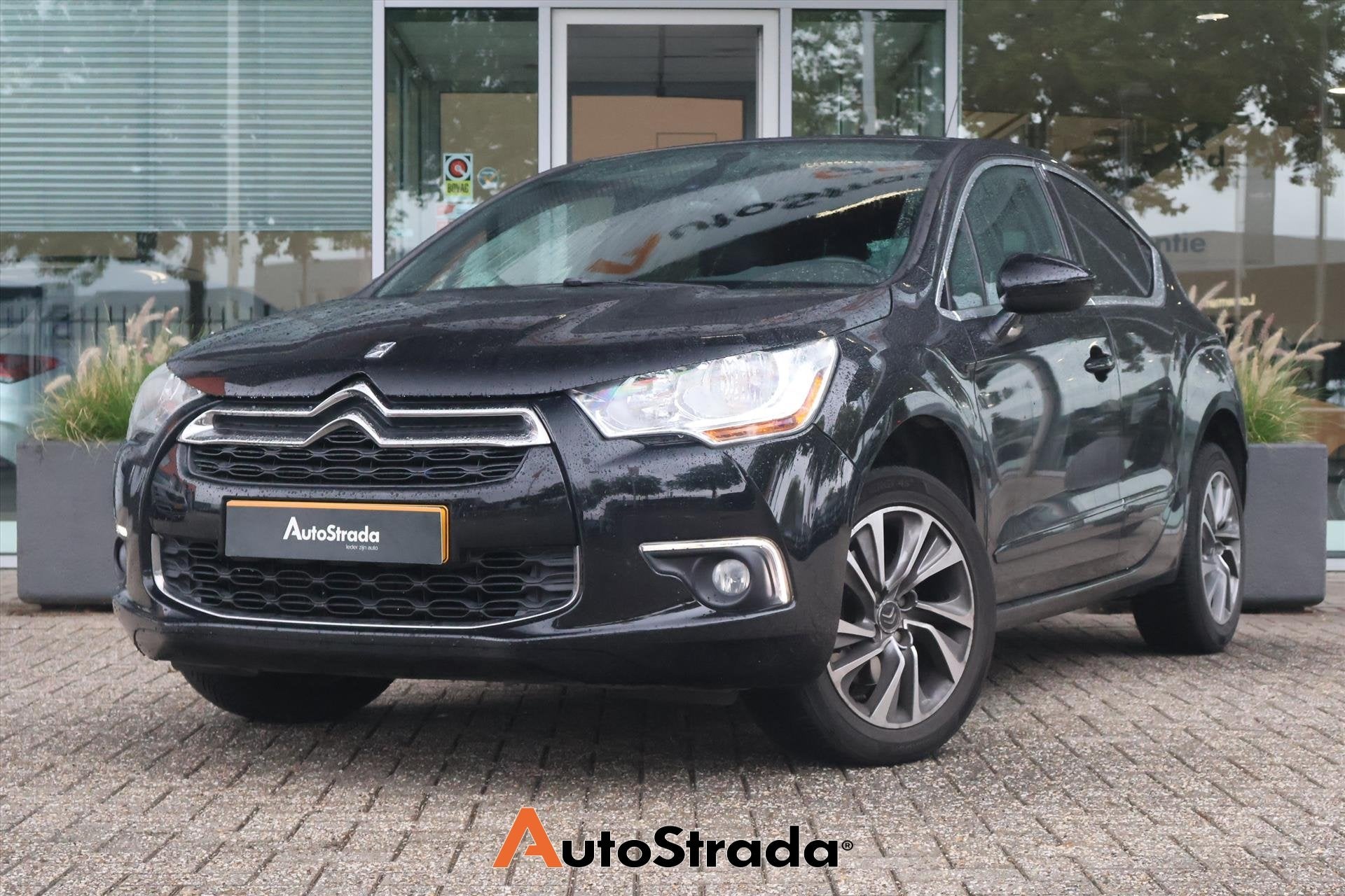 Citroen DS4 1.6 VTI So Chic | Automaat | Trekhaak | Navi | H, Auto's, Citroën, Gebruikt, Zwart, 715 kg, Leder en Stof