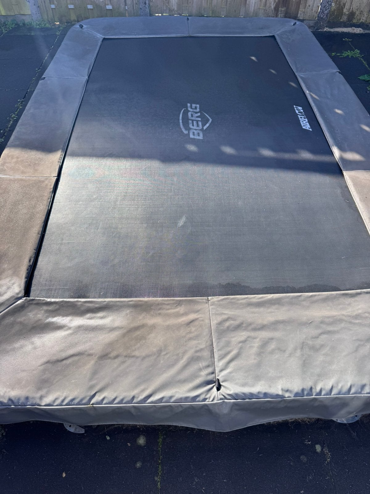 Berg trampoline 330 te koop, Ophalen, Gebruikt