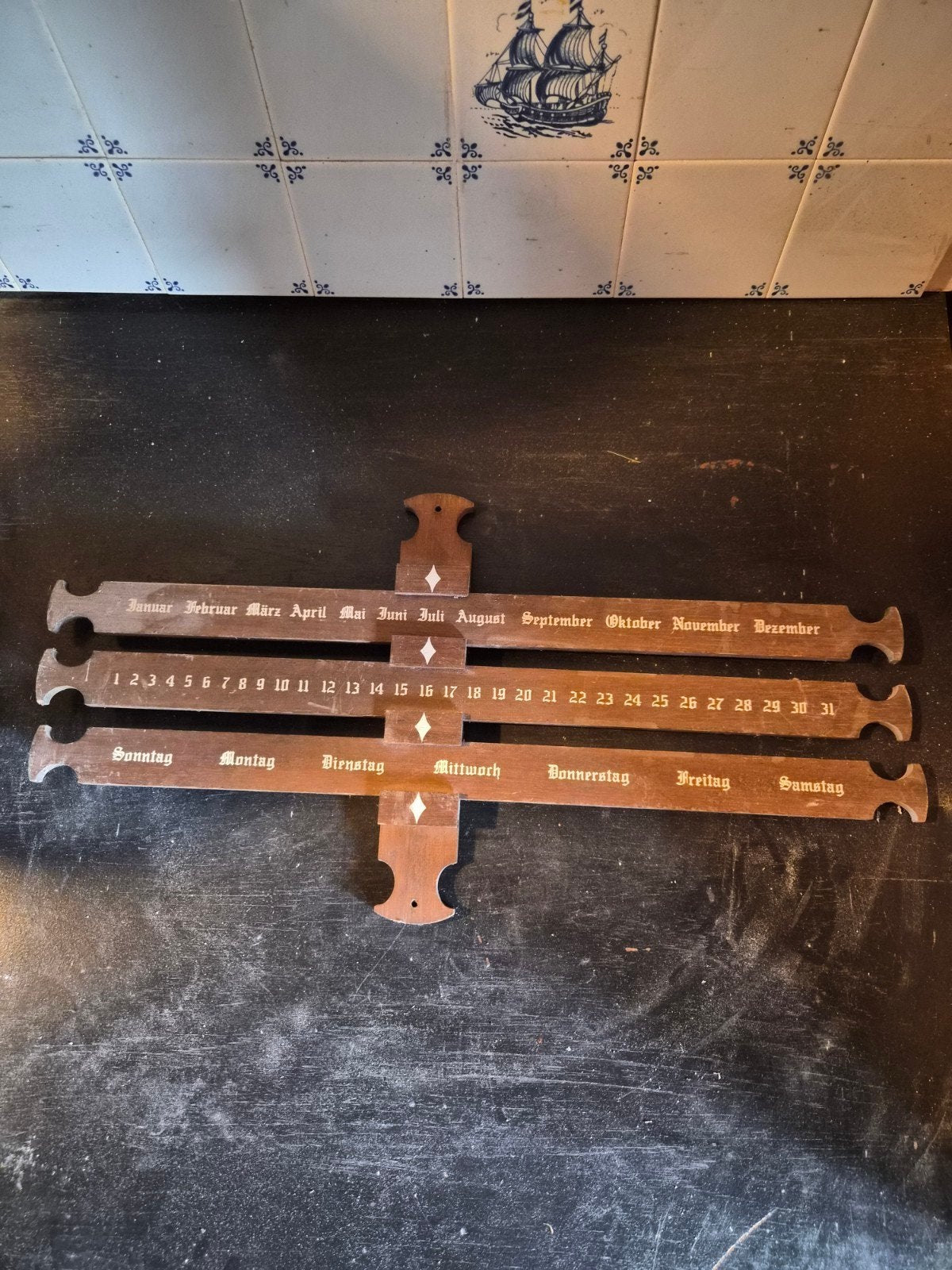 Vintage houten eeuwige kalender (Duits), Antiek en Kunst, Ophalen of Verzenden