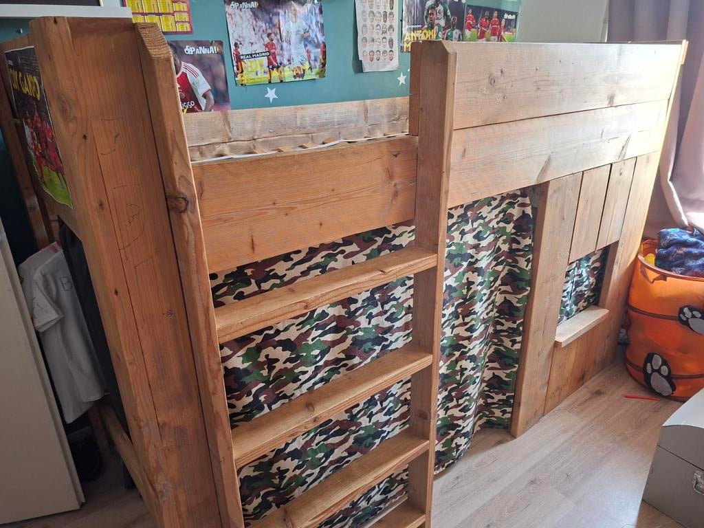 Stevig houten hoogslaper met speelruimte, Ophalen, Gebruikt, Eenpersoons, 160 tot 180 cm