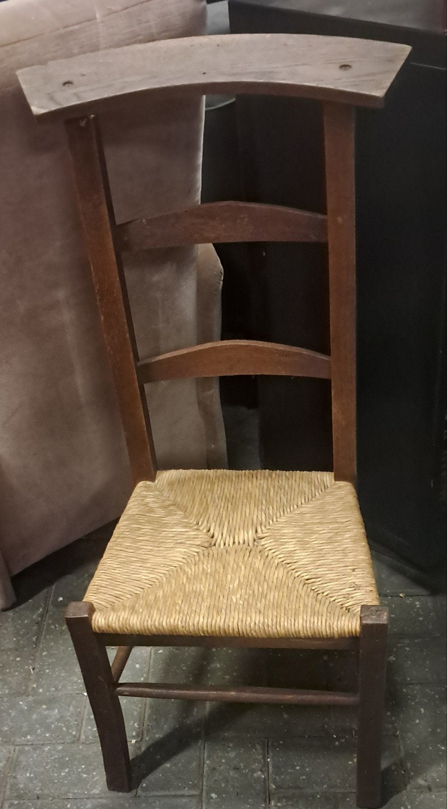 Rustieke bidstoel met houten frame en rieten zitting, Antiek en Kunst, Curiosa en Brocante, Ophalen