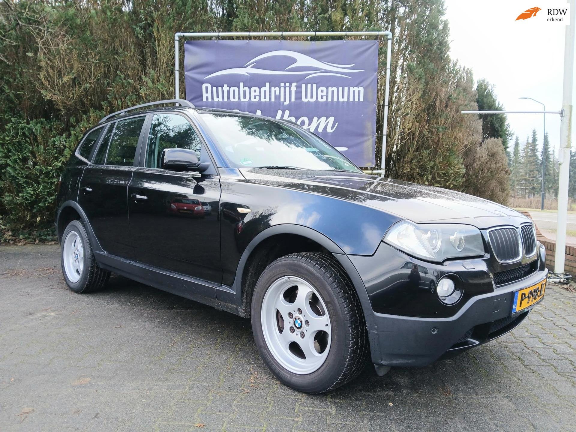 BMW X3 2.0i Trekhaak, PDC, LM velgen, 6- bak,enz., 4 cilinders, 150 pk, 1655 kg, Zwart