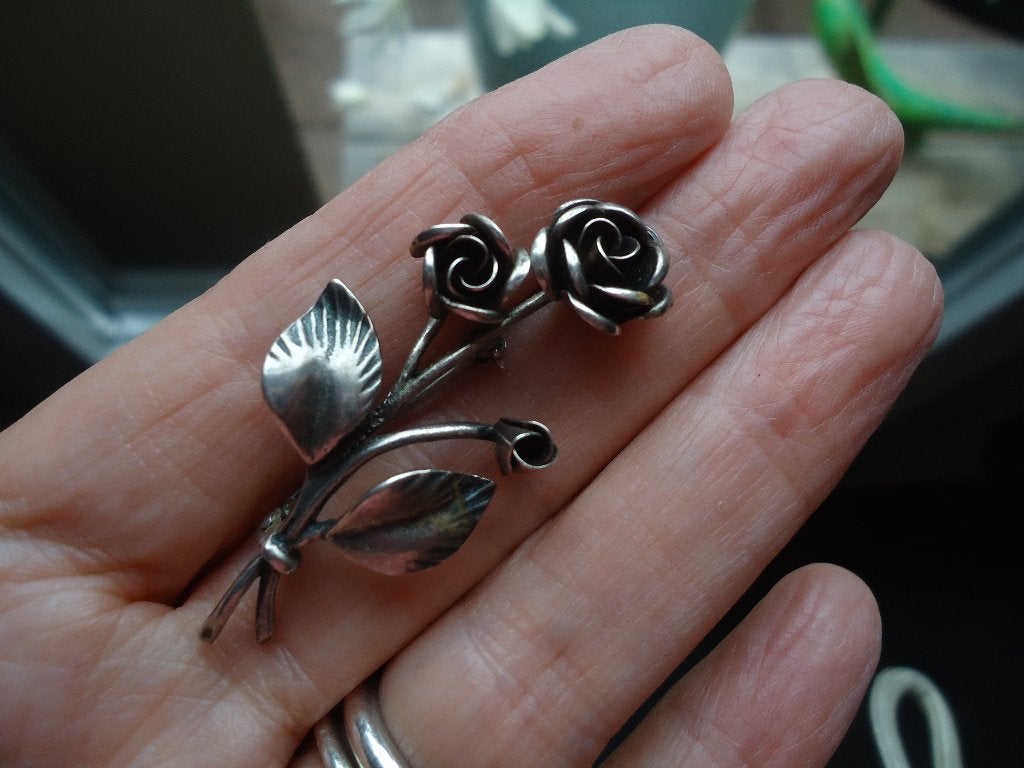 mooie echt zilveren rozen broche van theodor klotz gemerkt, 4 tot 7 cm, Ophalen of Verzenden, Zo goed als nieuw, Zilver