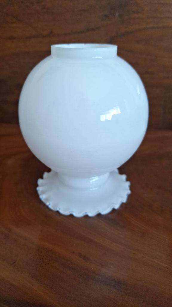 Vintage opaline glazen lampenkap, wit, bolvormig, Antiek en Kunst, Antiek | Lampen, Ophalen