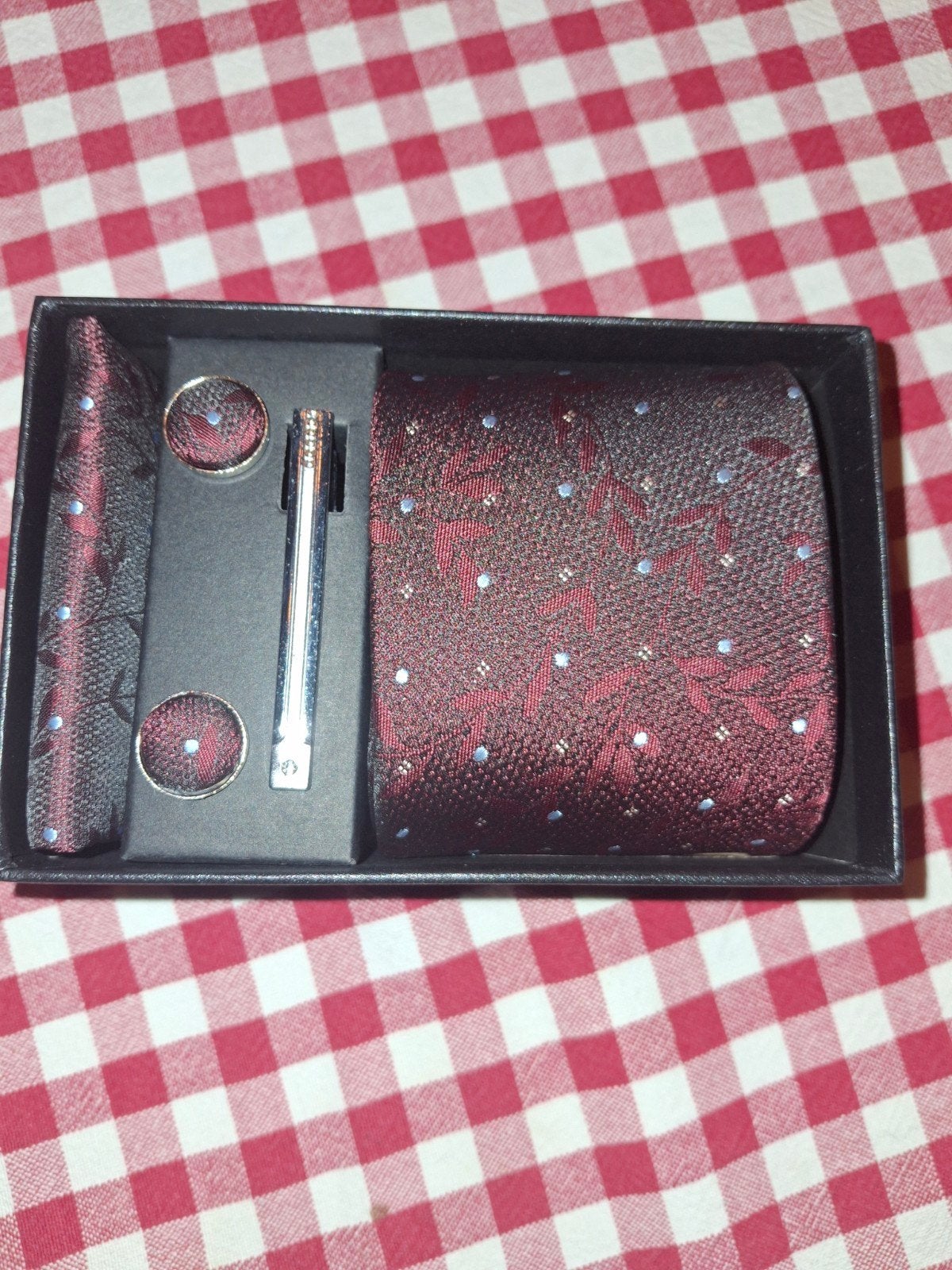 Nieuwe stropdas set met manchetknopen en pochet, Onbekend, Nieuw, Ophalen of Verzenden, Met patroon