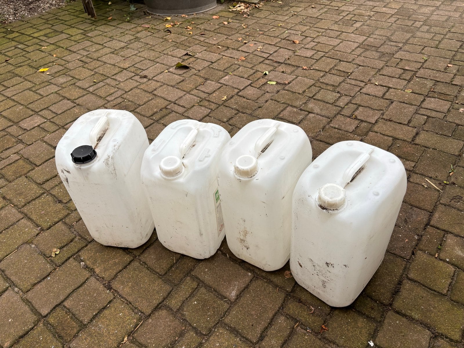 4x Jerrycans / Opslagvaten - 25liter - Gebruikt, Ophalen, Gebruikt, Bak of Kist, Minder dan 50 cm
