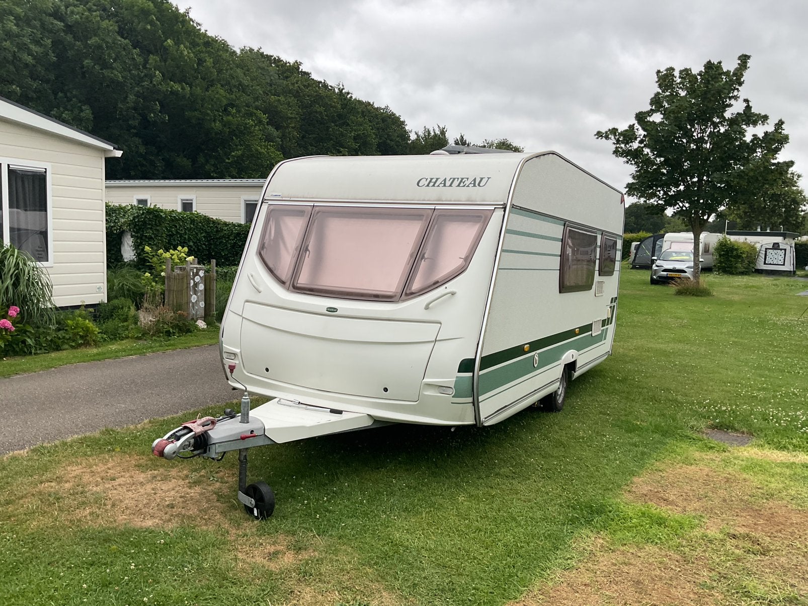 Chateau Calista 450 CT 2005 met airco en mover, Caravans en Kamperen, Schokbreker, Chateau, Dwarsbed, Treinzit