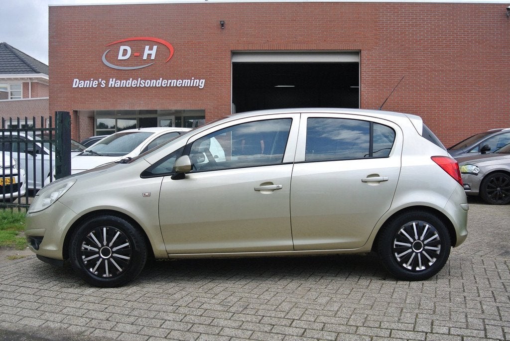 Opel Corsa 1.4-16V Enjoy airco apk 20-05-2027 inruil mogelij, Voorwielaandrijving, 1063 kg, Gebruikt, 4 cilinders