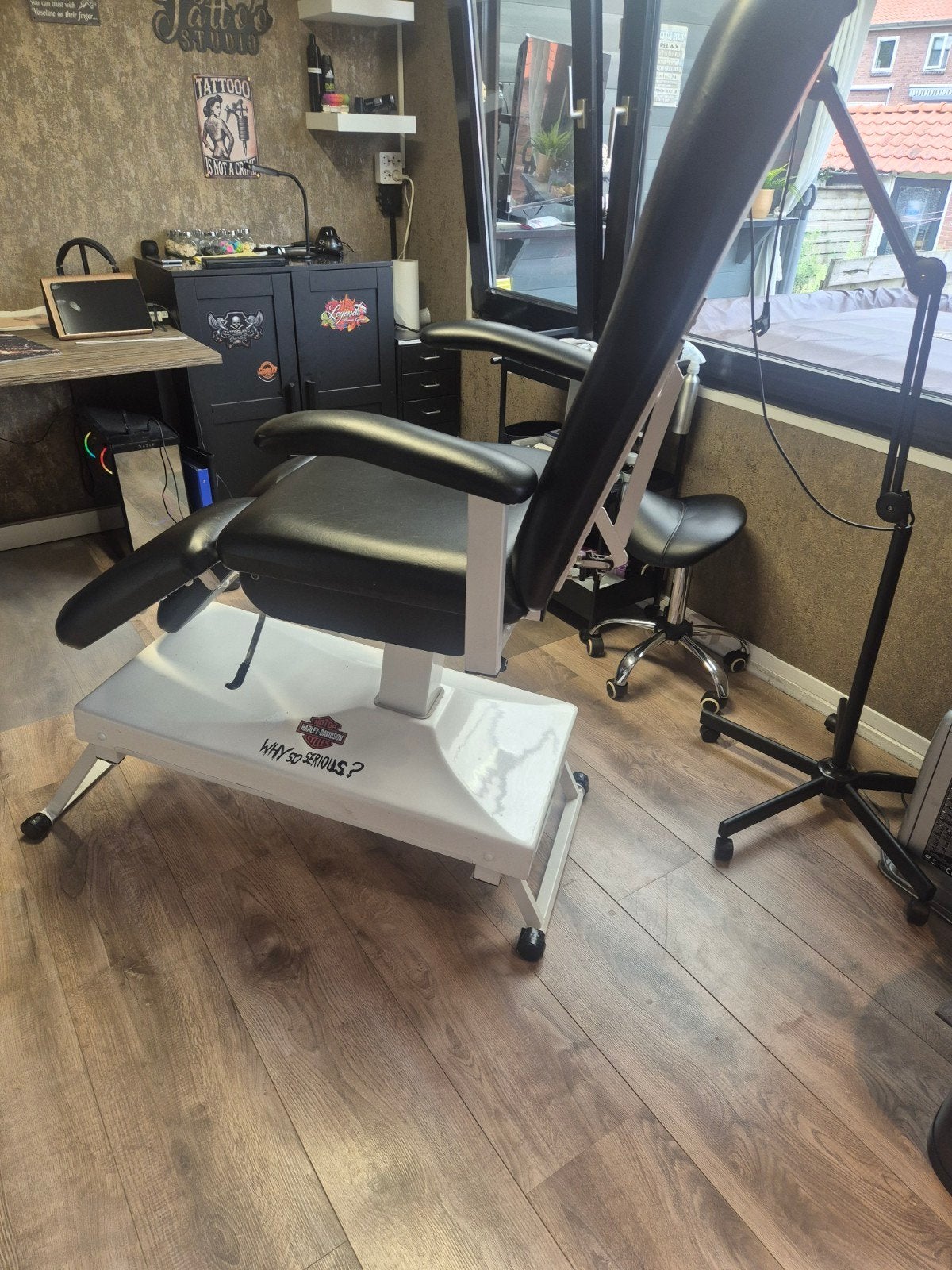 tattoo masage stoel, Ophalen, Gebruikt, Wit, Leer