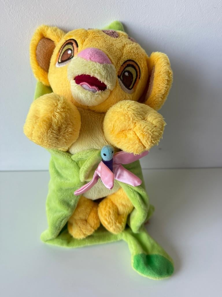 Knuffel leeuw Simba in dekentje (blad) 30 cm / Disney Parijs, Ophalen of Verzenden, Zo goed als nieuw, Overige typen