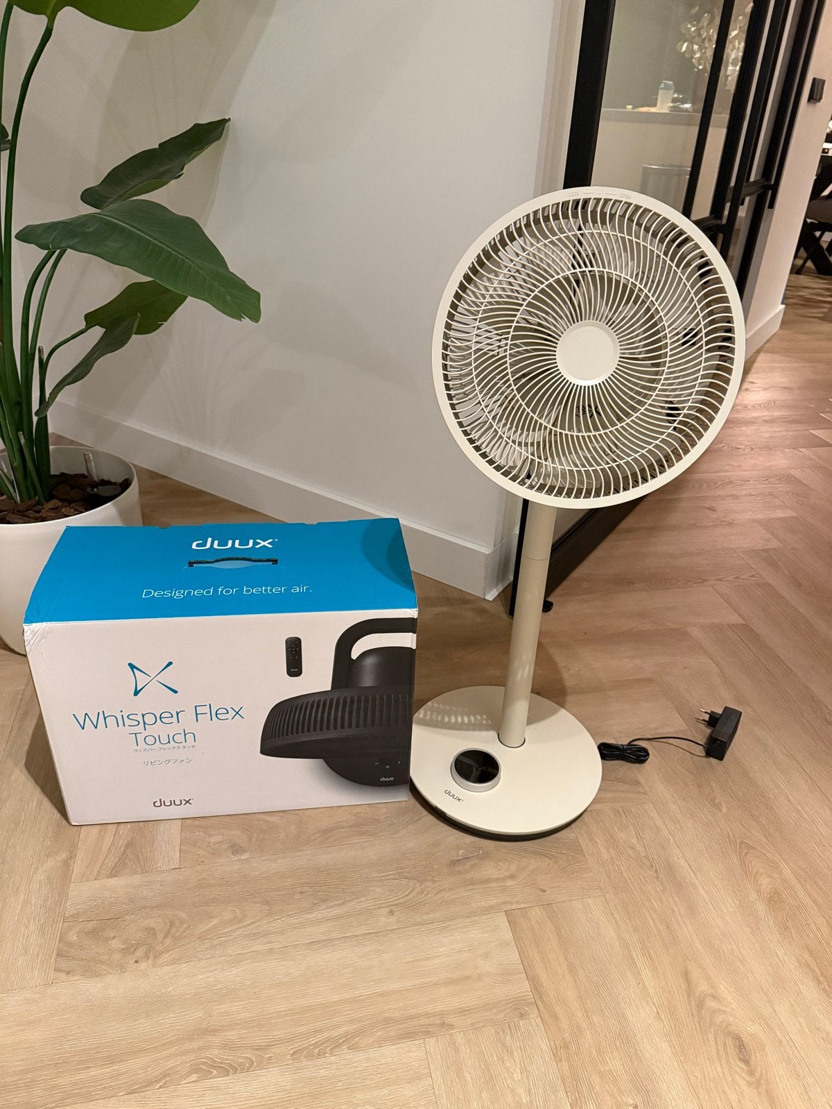 Nieuwe Duux Whisper Flex Greige ventilator in doos, Ophalen of Verzenden, Ventilator met afstandsbediening, Nieuw, Statiefventilator